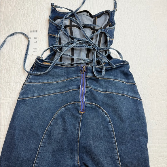 Urban Outfitters UO Chandler Fitted Denim Jumpsuit Women’s Medium Flared NWT - Picture 9 of 10